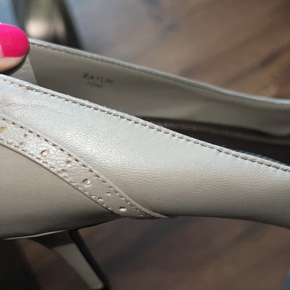 Tahari Womens Size 10 Taupe Heels 👠 - Picture 13 of 14